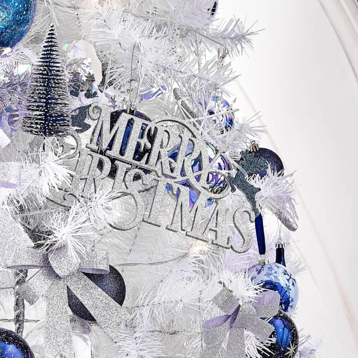 Suspension Merry Christmas en bois pailleté argenté et bleu 25xH14cm-Gifi Sale